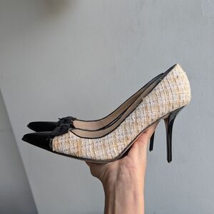 Isabella Fiore cream tweed heels pump black cap toe bow detail pointed Toe 8